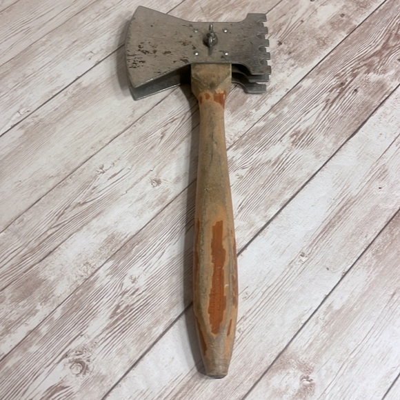 Vintage Meat Cleaver - Picture 2 of 4